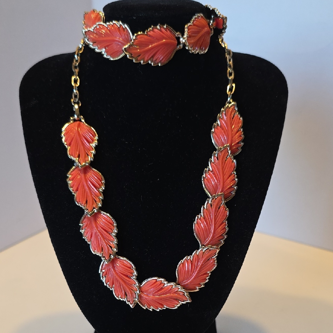 Vintage Unsigned Lisner Orange Lucite Maple Leaves Goldtone Necklace WBracelet 75$